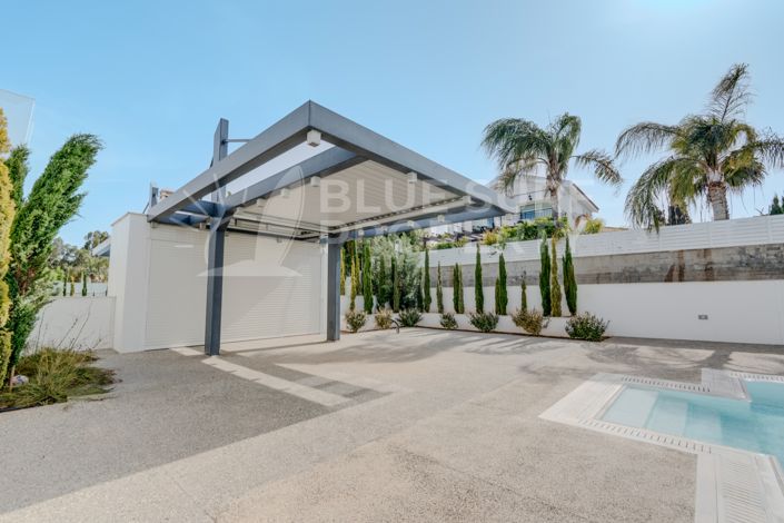 Image No.42-5 Bed Villa for sale