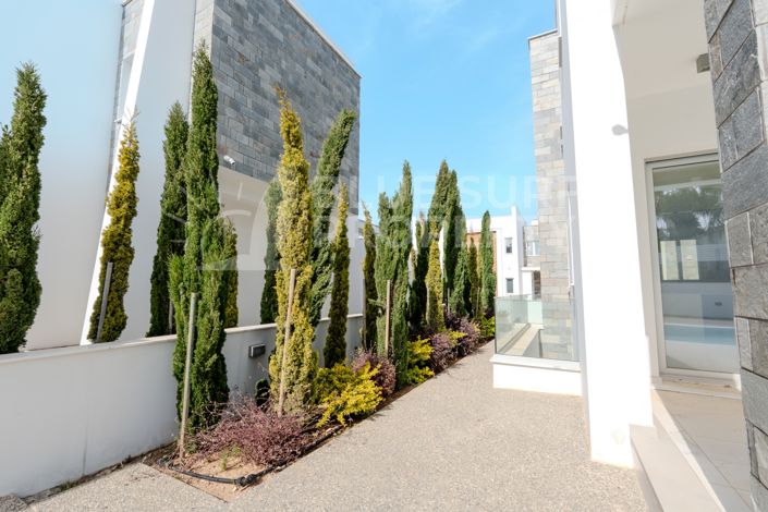 Image No.44-5 Bed Villa for sale