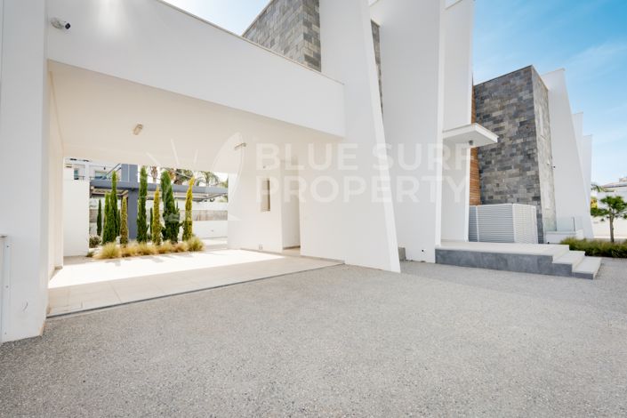 Image No.45-5 Bed Villa for sale