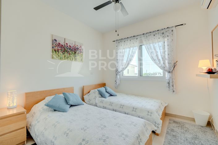 Image No.19-3 Bed Property for sale