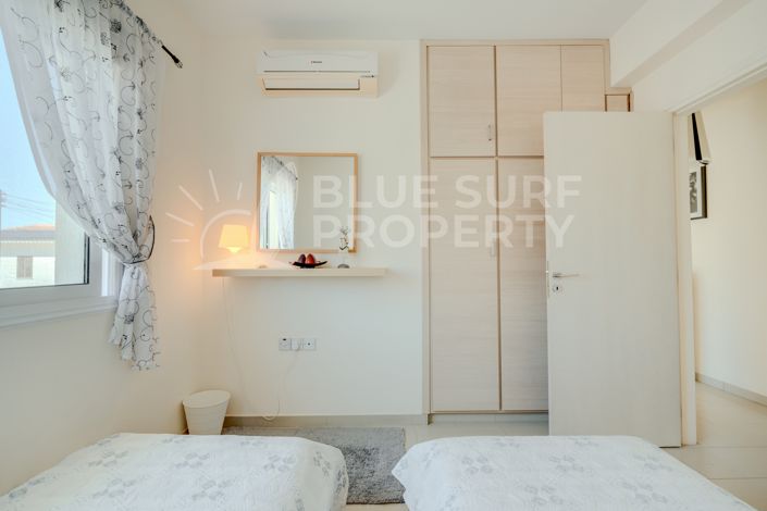 Image No.20-3 Bed Property for sale