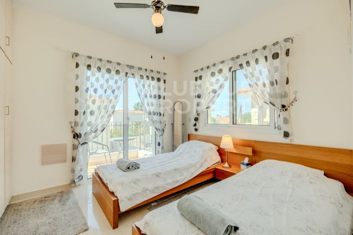 Image No.22-3 Bed Property for sale