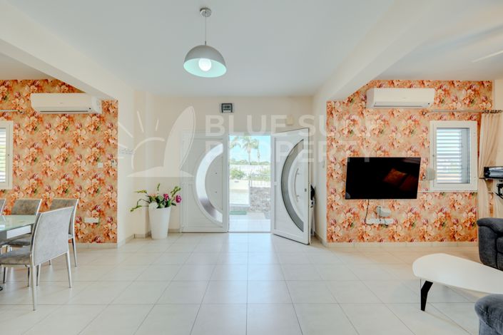 Image No.3-4 Bed Villa for sale
