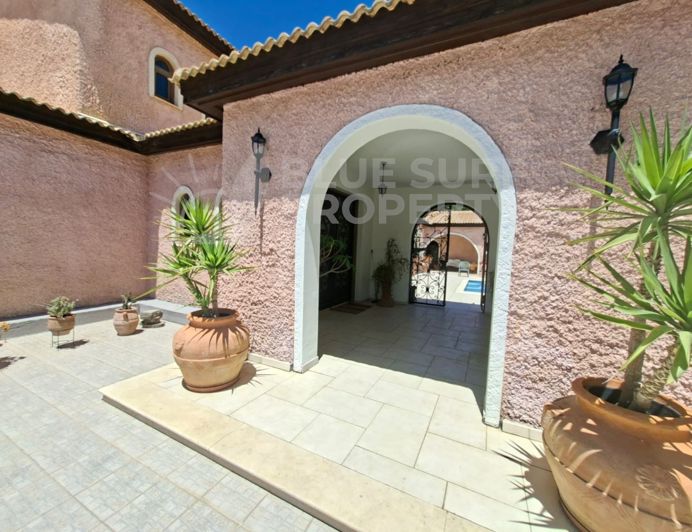 Image No.2-3 Bed Villa for sale