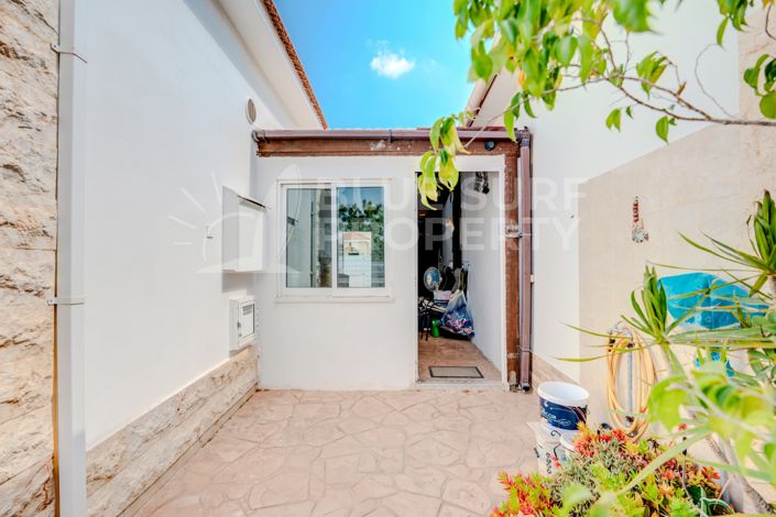 Image No.24-2 Bed Bungalow for sale