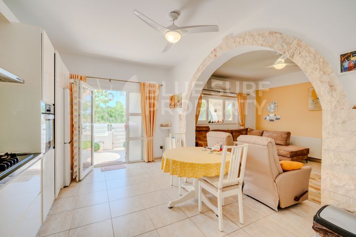 Image No.8-2 Bed Bungalow for sale