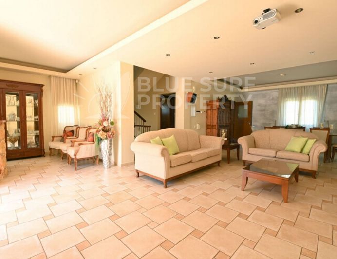 Image No.2-3 Bed Villa for sale