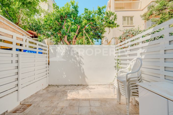Image No.13-2 Bed Townhouse for sale
