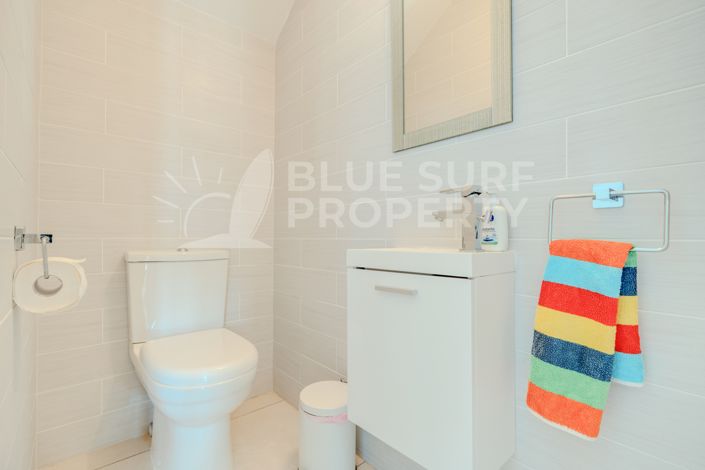 Image No.11-2 Bed Property for sale