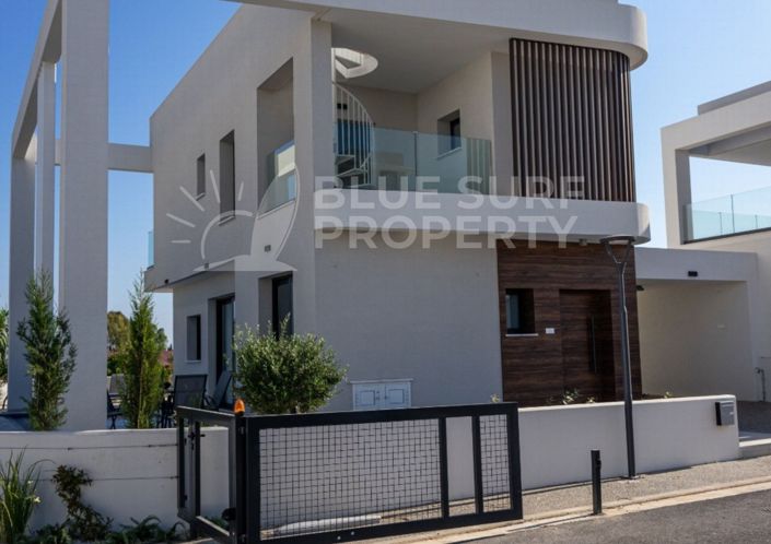Image No.2-Villa de 4 chambres à vendre à Ayia Napa