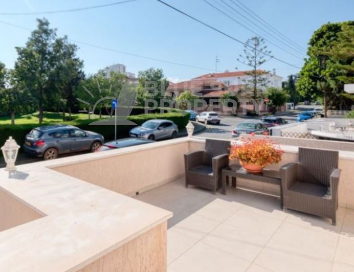 Image No.20-7 Bed Villa for sale