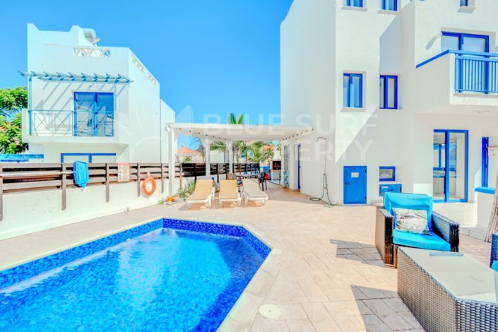 Image No.35-2 Bed Villa for sale
