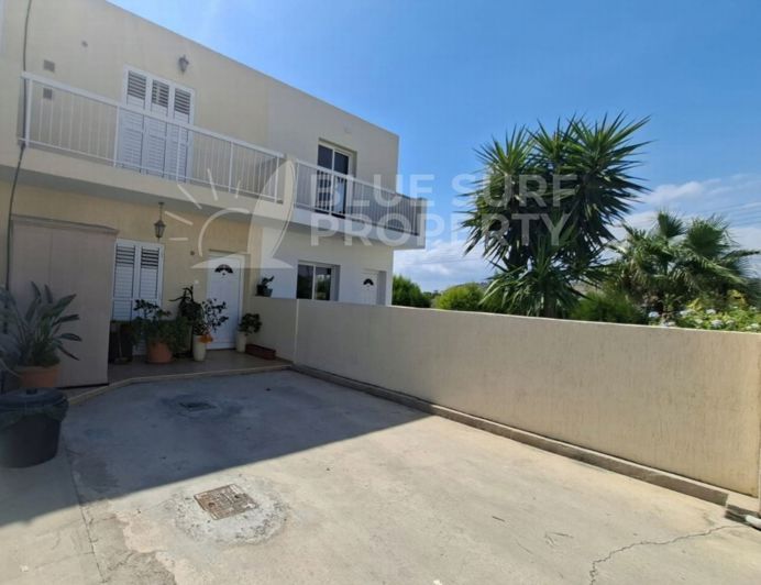 Image No.9-2 Bed Townhouse for sale