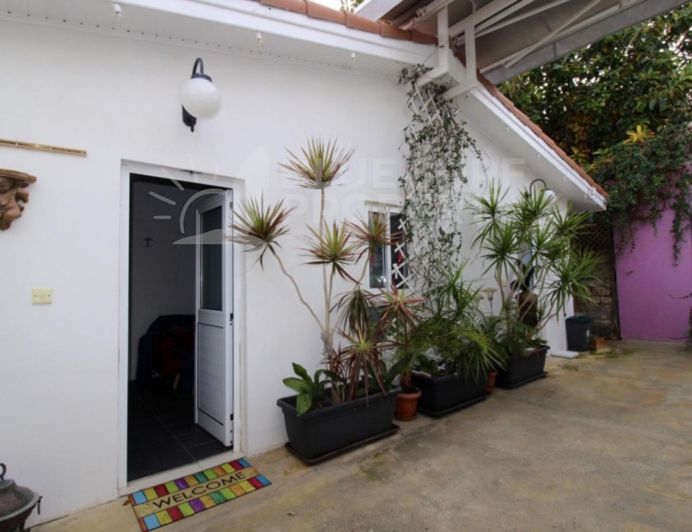 Image No.12-3 Bed Property for sale