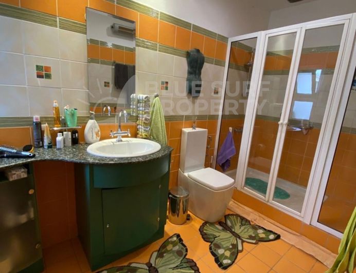 Image No.24-3 Bed Property for sale