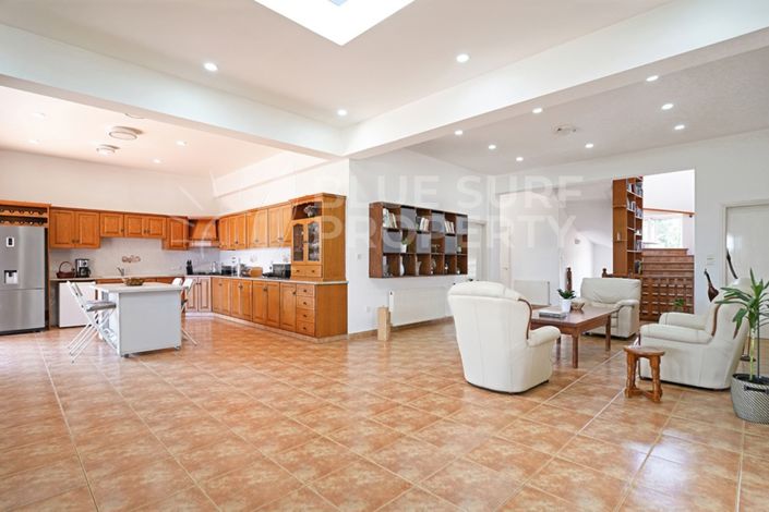 Image No.3-3 Bed Villa for sale