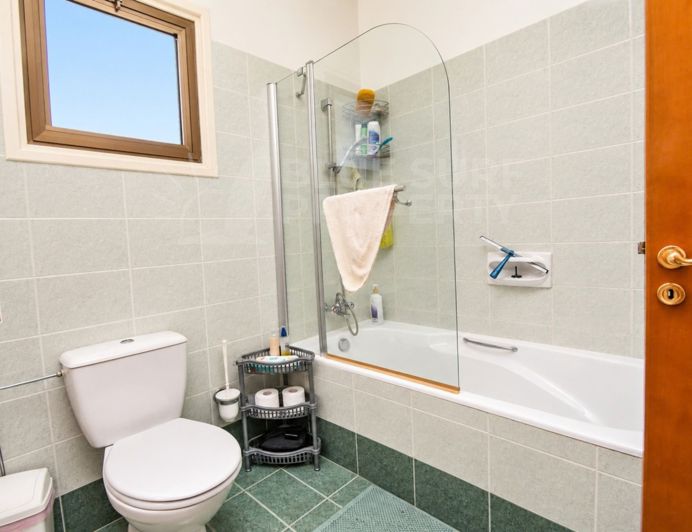Image No.16-3 Bed Property for sale