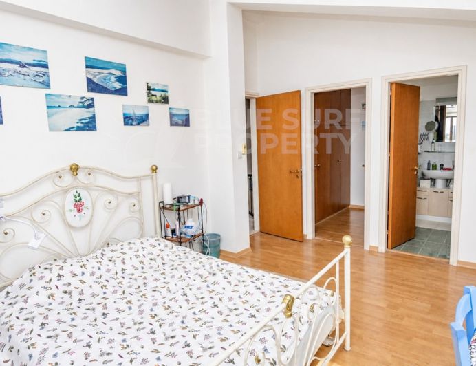 Image No.18-3 Bed Property for sale