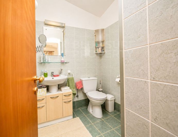 Image No.19-3 Bed Property for sale