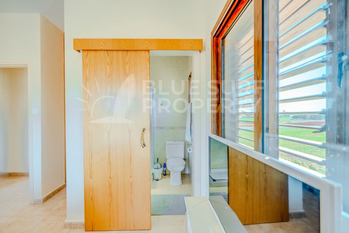 Image No.20-3 Bed Villa for sale