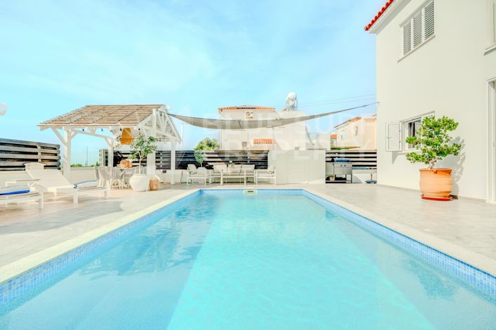 Image No.34-4 Bed Villa for sale