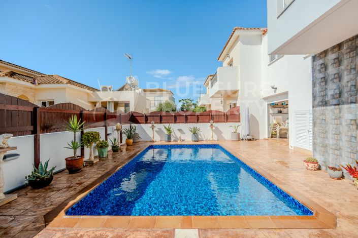 Image No.33-3 Bed Villa for sale