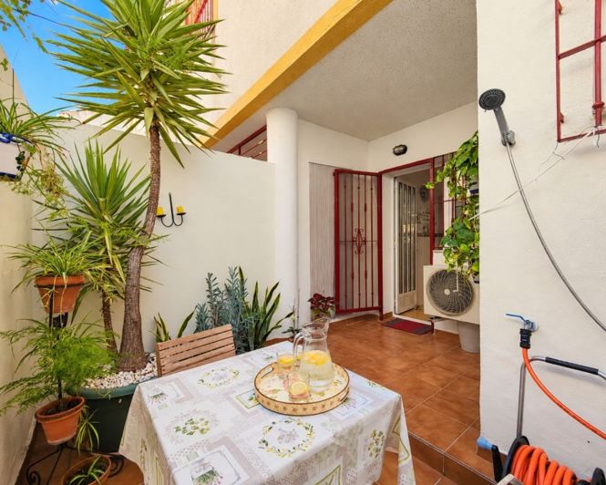 Image No.19-3 Bed Townhouse for sale