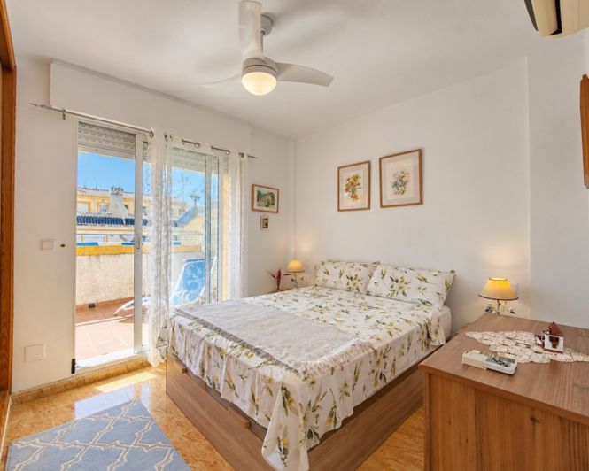 Image No.21-3 Bed Townhouse for sale