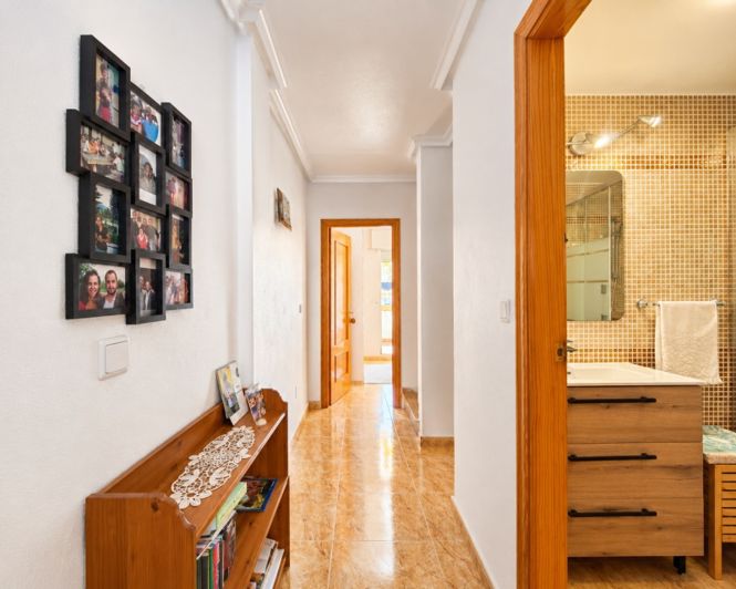 Image No.25-3 Bed Townhouse for sale