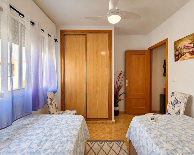 Image No.28-3 Bed Townhouse for sale