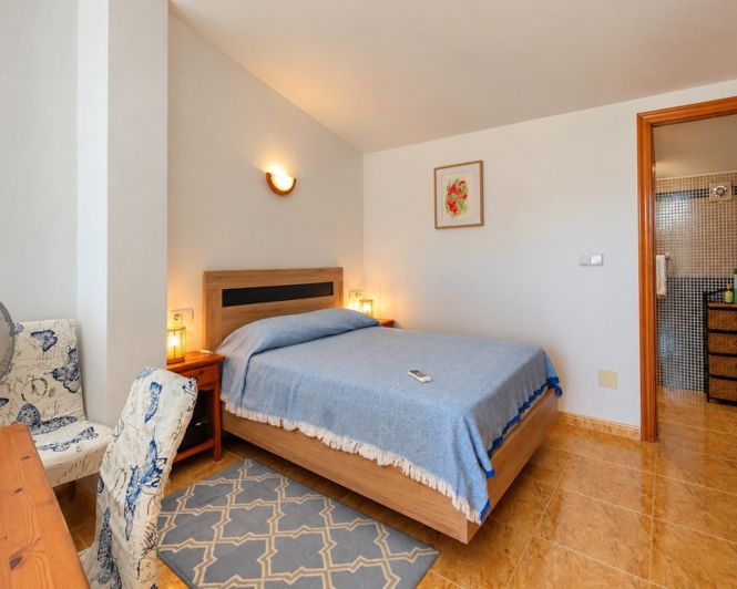 Image No.30-3 Bed Townhouse for sale