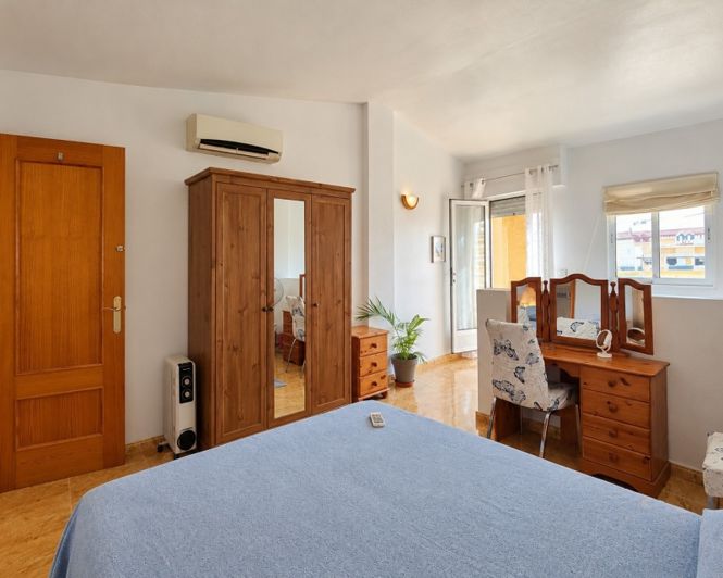 Image No.32-3 Bed Townhouse for sale