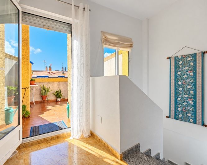 Image No.33-3 Bed Townhouse for sale