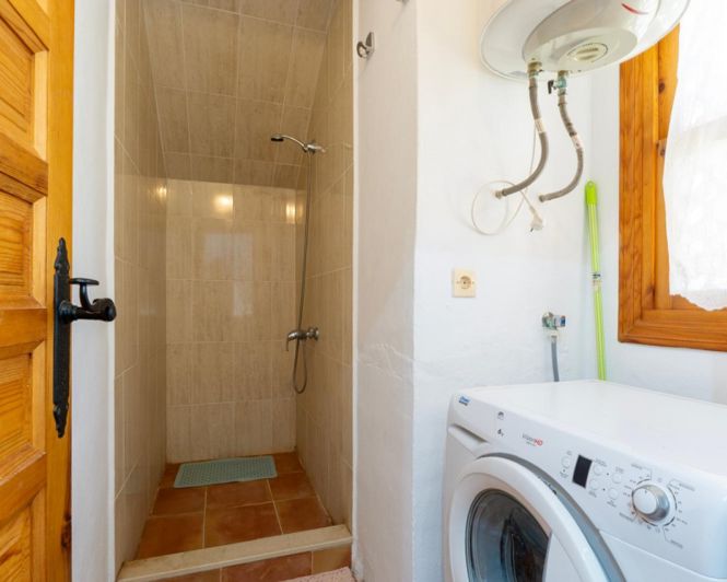 Image No.8-2 Bed Apartment for sale