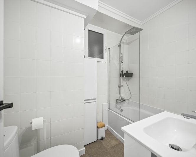 Image No.23-2 Bed Apartment for sale