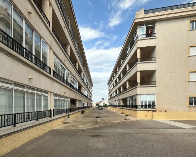 Image No.34-2 Bed Apartment for sale