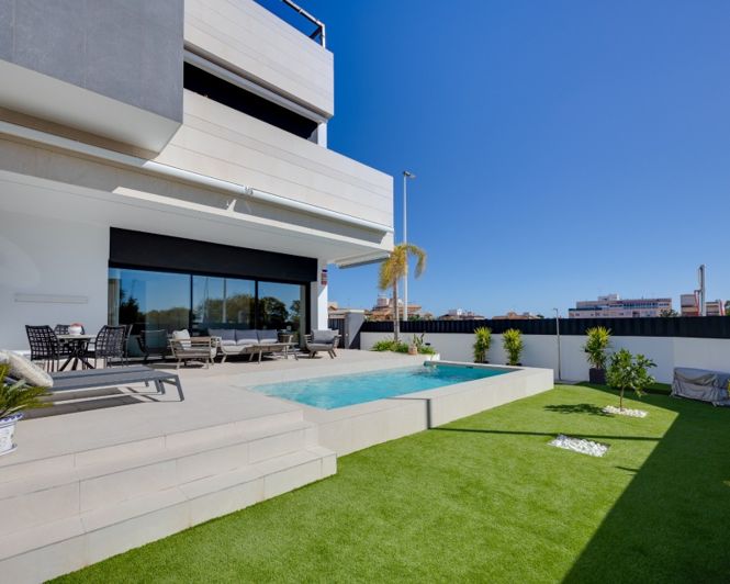 Image No.16-3 Bed Apartment for sale