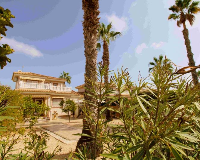 Image No.1-Villa de 3 chambres à vendre à Villamartin