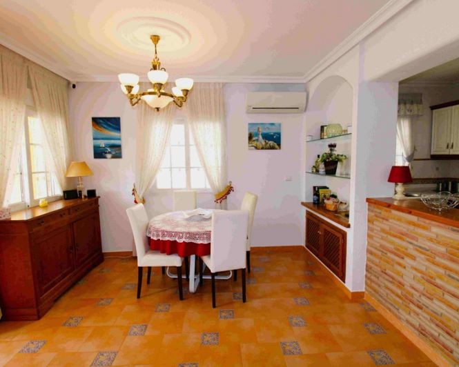 Image No.4-Villa de 3 chambres à vendre à Villamartin