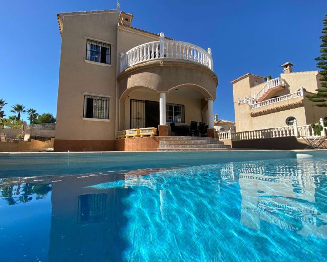 Image No.1-Villa de 3 chambres à vendre à Villamartin