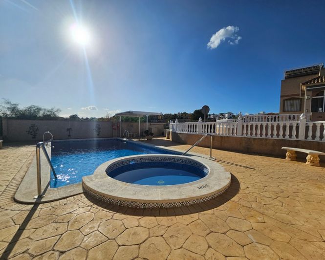 Image No.12-3 Bed Villa for sale