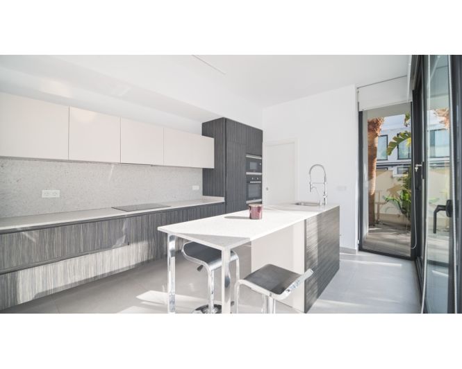 Image No.2-3 Bed Villa for sale