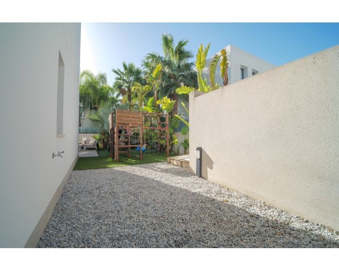 Image No.25-3 Bed Villa for sale