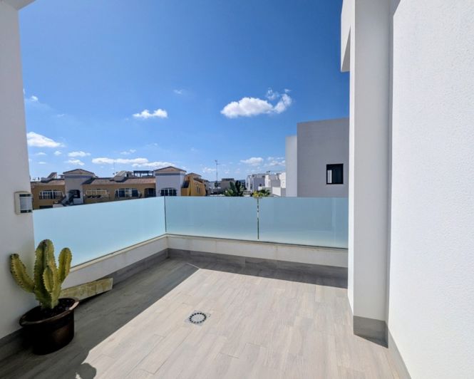 Image No.10-3 Bed Villa for sale