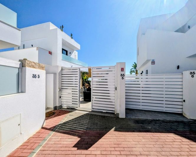 Image No.12-3 Bed Villa for sale