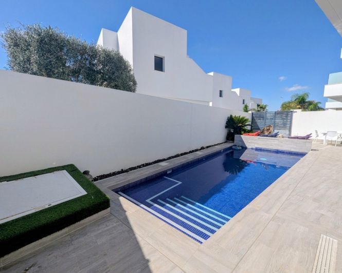 Image No.17-3 Bed Villa for sale