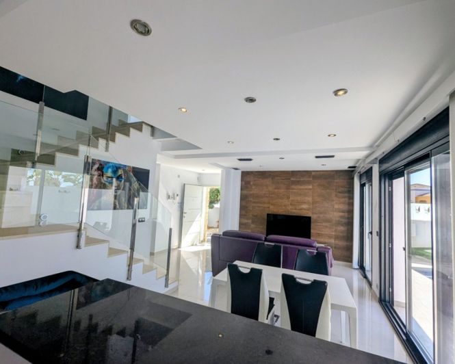Image No.29-3 Bed Villa for sale