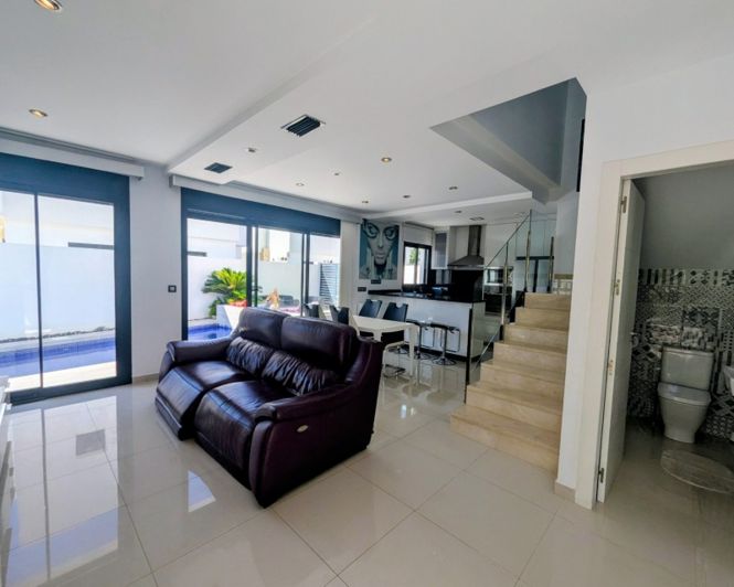 Image No.3-3 Bed Villa for sale
