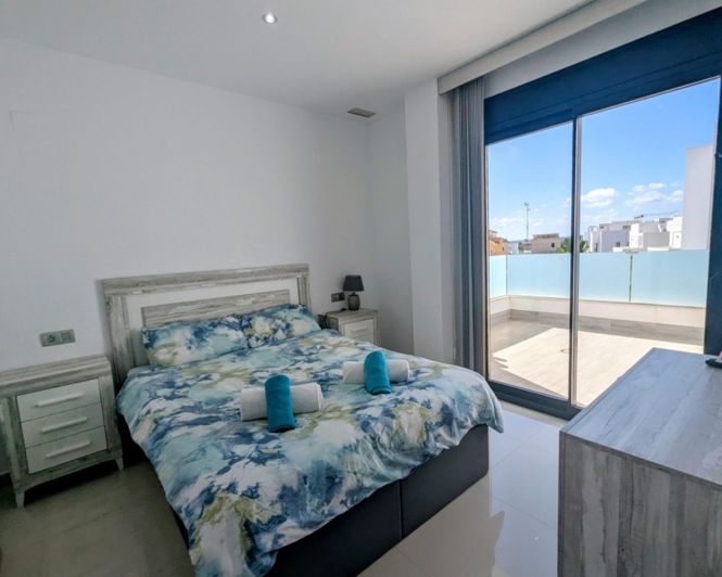 Image No.8-3 Bed Villa for sale