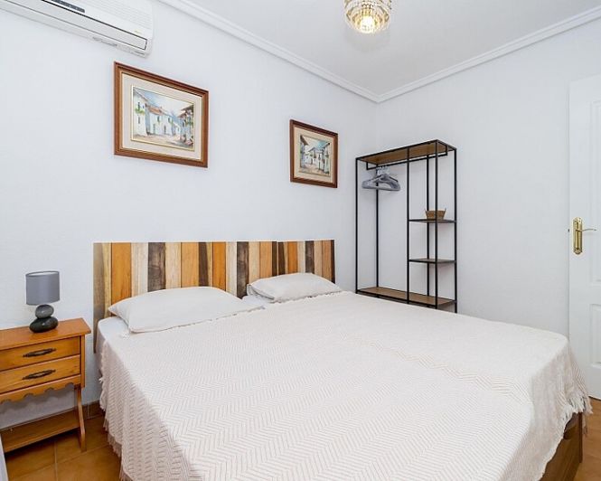 Image No.18-3 Bed Townhouse for sale